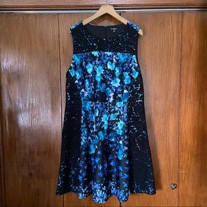 Roz & Ali Floral Dress with Lace Sides. Size 20. Worn Once.